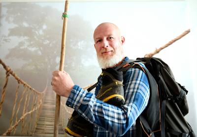 Roel uit Borne maakt lange wandeltochten: ‘De dood van m’n vader een dag voor z’n pensioen veranderd