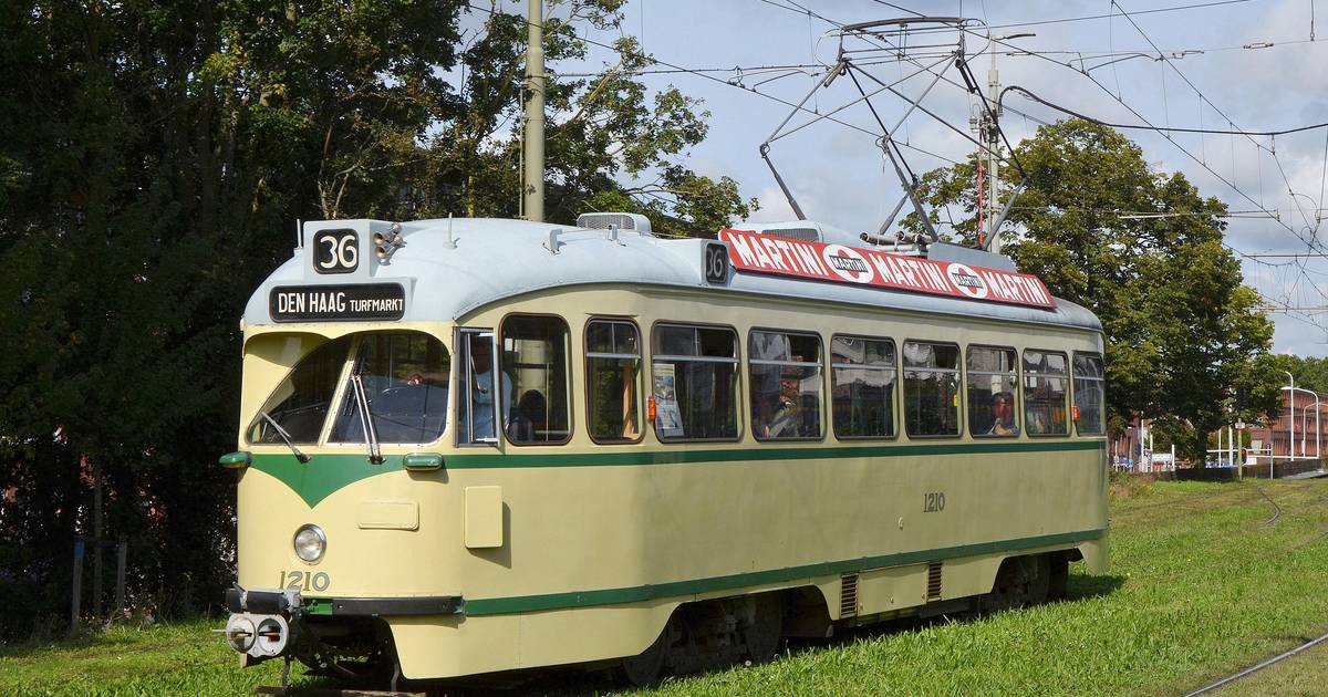 Maak een ritje met historische tram dwars door Den Haag en Scheveningen