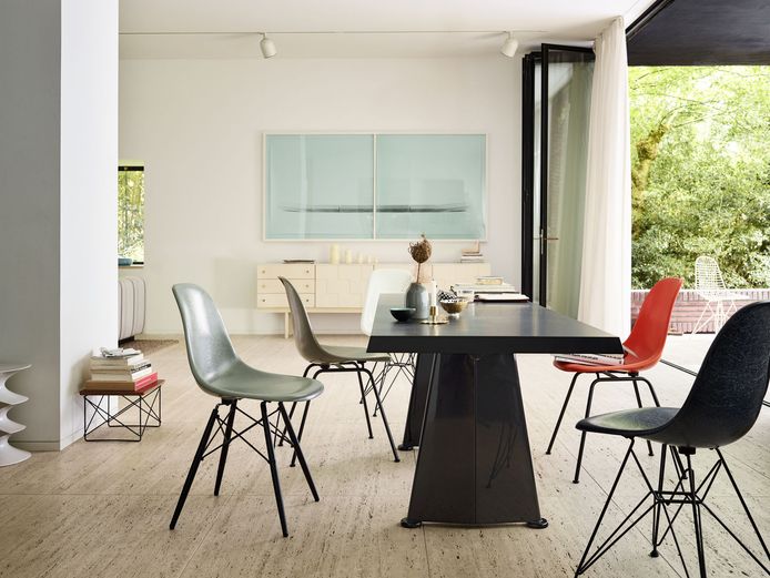De Fiberglass Chairs van Eames.