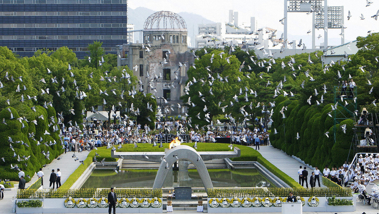Het Vredesmonument in Hiroshima Beeld REUTERS