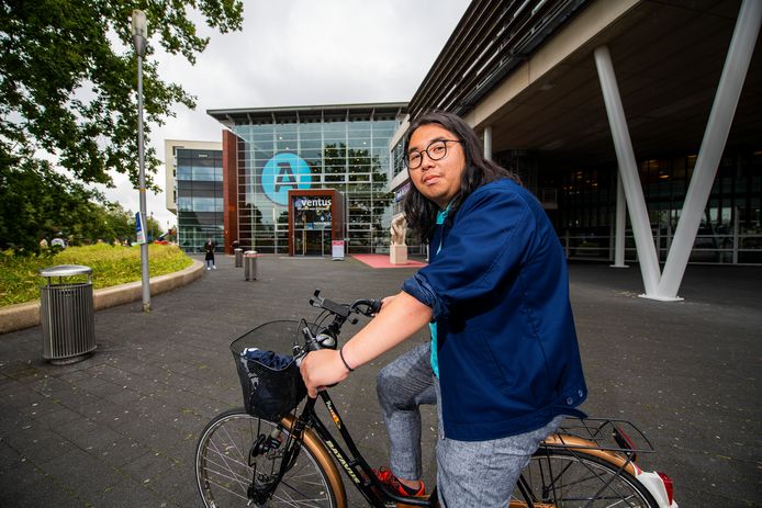 Michael Juan is klaar voor het nieuwe studiejaar. De 20-jarige student uit Indonesië is één van de weinige internationale studenten die naar Apeldoorn is afgereisd.