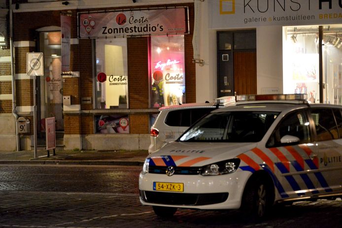 Gewapende overval op zonnestudio in Wilhelminastraat in Breda. Foto Perry Roovers / MaRicMedia