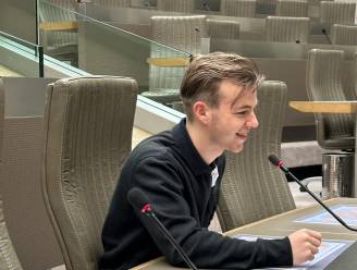 Nick Rombouts (18) volgt stage bij Tine Van der Vloet en besluit zich prompt kandidaat te stellen bij gemeenteraadsverkiezingen: “Heel veel zin in”