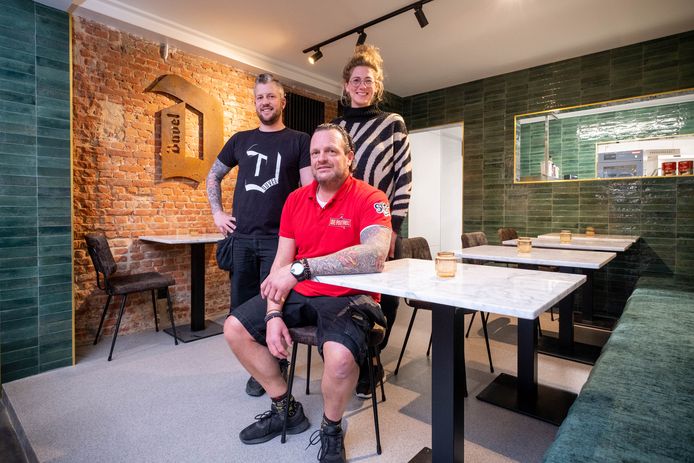 Een archiefbeeld van de zaakvoerders van De Poutrel, Bjorn Van den Eede, Gunther De Buck en Lauren Op de Beeck.