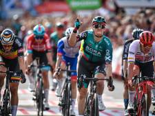 Bennett rafle la deuxième étape de la Vuelta au sprint, Teunissen passe en rouge