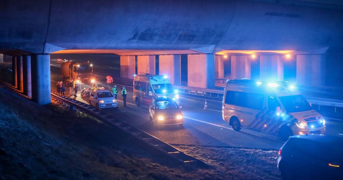 Code geel voor ijzel opgeheven, veel ongelukken door spekgladde wegen in noordoosten.