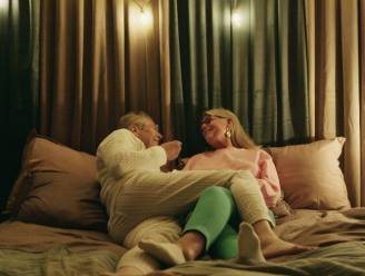 Grote verbazing op Zweedse tv: zeventigers duiken meteen tussen de lakens in ‘Hotel Romantiek’
