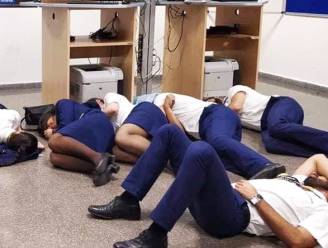 Foto van ‘slapende crew’ is nep volgens Ryanair en dat bewijzen ze met videobeelden