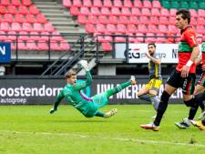 NEC verliest na voorsprong en dramatische tweede helft ruim van Feyenoord, Márquez krijgt rood