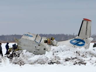 Minstens 32 doden bij vliegtuigcrash Siberië