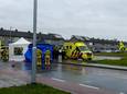 Hulpdiensten rukten woensdagochtend massaal uit voor een reanimatie op de Cornelis Evertsenstraat in Dordrecht.