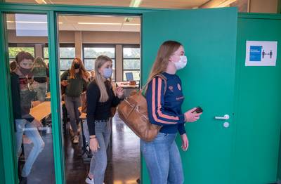 Geen extra maatregelen op ‘mondkapjesschool’ in Mill na besmettingen met corona