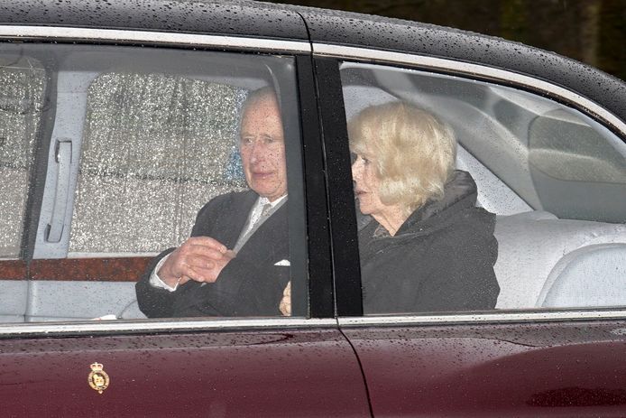 Koning Charles en koningin Camilla zijn opnieuw in Londen.
