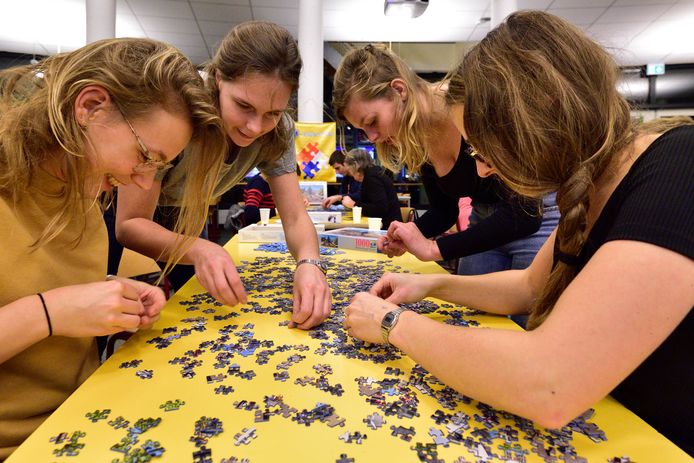 Het eerste Goudse kampioenschap legpuzzelen.