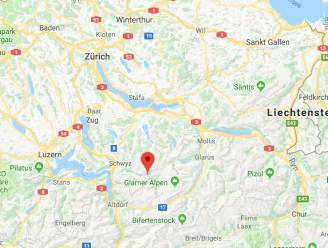 Toeristen in Zwitserse grot geblokkeerd