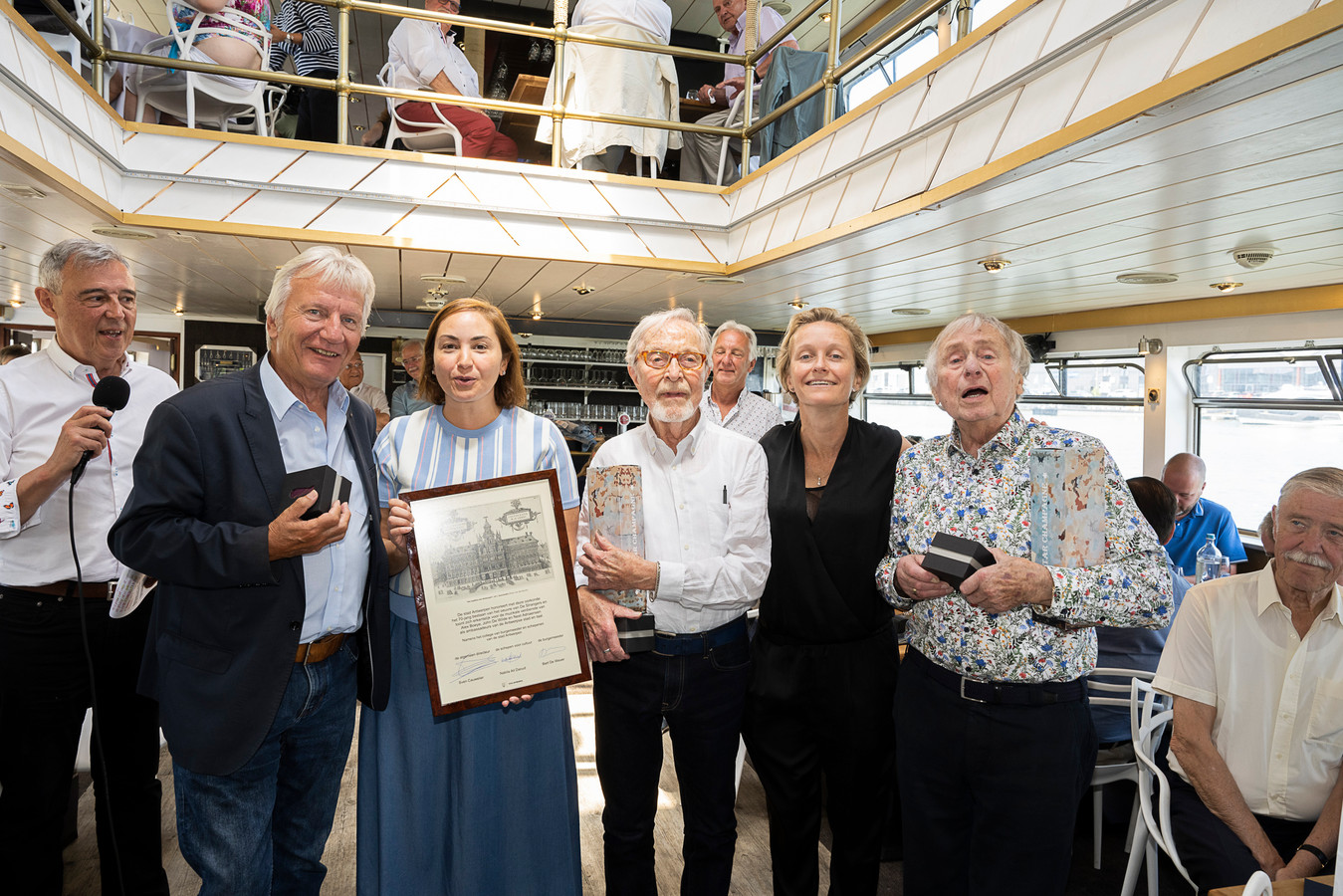 Fans vieren 70 jaar De Strangers: “Nog élke keer dat ik ‘Antwaarpe ...