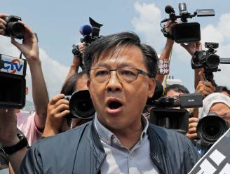 Pro-China parlementslid in Hongkong neergestoken op straat