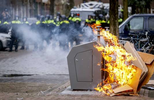 Politie in de straten rond het Museumplein.