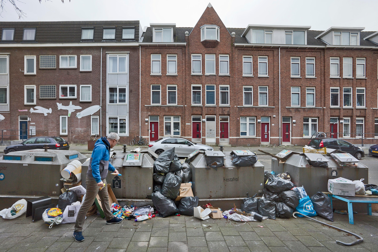 Ivo Rodermans van stichting Zwerfie is sinds de staking een afvalchallenge begonnen: een week lang geen zak in de bak. Beeld Otto Snoek