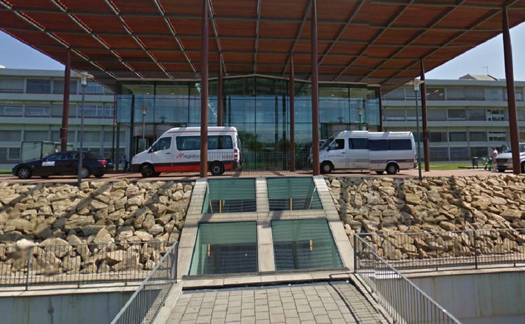 Het Atrium Medisch Centrum in Heerlen waar de man zijn slachtoffers maakte. Beeld Google streetview