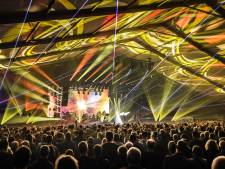 Engelse rockband Marillion betovert drieduizend fans uit de hele wereld in Ouddorp 
