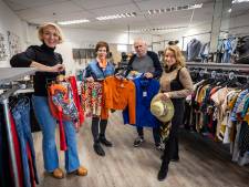 Trouwjurk nodig? Tijdens Oldenzaalse modeshow met ‘tweedehands’ komt vintage parel voorbij