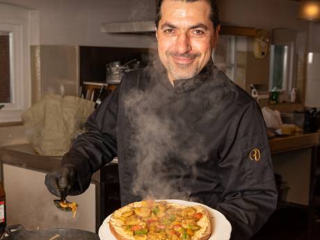 Door gerechten uit Syrië te koken is gevluchte Zaher (46) toch thuis: ‘Ik hou van deze stad’