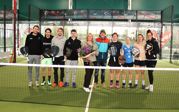 De finalisten bij dames en heren van de Belgian Padeltour met in het midden Kim en Jeremie van Chalet Radar.