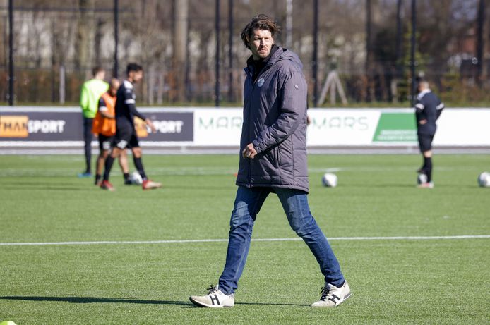 RVVH-trainer Kevin Vink zit na een puike start met zijn ploeg in een lastige fase.