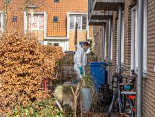 Politie ontdekt levensgevaarlijk drugslab in Zwolse rijtjeswoning na tip van ‘geheime dienst’