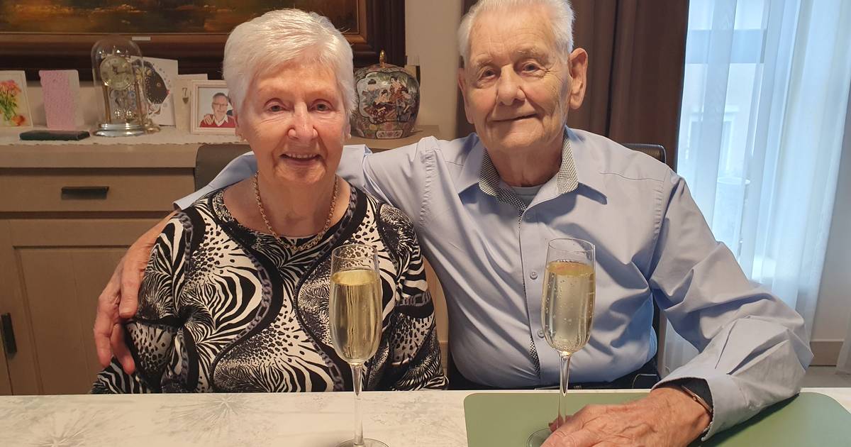 Marcel (91) and Maria (88) have been married for 70 years: “Our wedding menu?  Stew with peas and carrots”