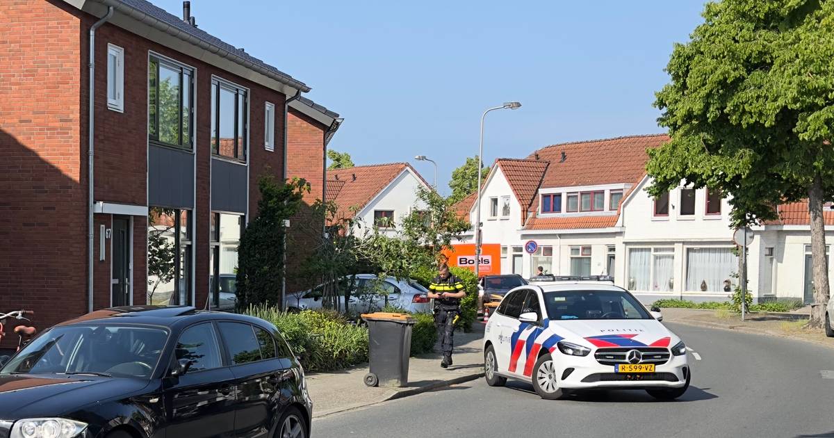 Fietsster naar ziekenhuis na aanrijding met auto in Oldenzaal.