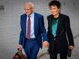 Ondernemer Gerard Sanderink, hier op een archieffoto,  hand in hand met zijn echtgenote Rian van Rijbroek bij de Ondernemingskamer van het Gerechtshof Amsterdam.