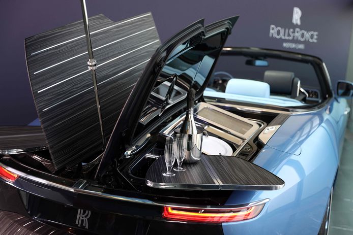 Maak Kennis Met De Rolls Royce Boat Tail De Meest Verfijnde Picknickplaats Op Aarde Drive Hln Be