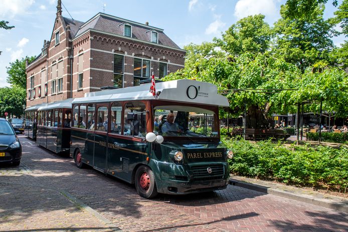De Parel Express leidt bezoekers langs de mooiste plekjes van Oisterwijk.