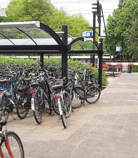Nieuwe fietsenstallingen op station Rosmalen blijven nog uit 