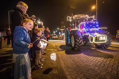 Sliert aan verlichte voertuigen slingert voor tiende keer door Prinsenbeek: ‘Veel werk, maar weer on