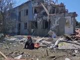 Woonwijk in Oekraïense stad in puin na Russische luchtaanval