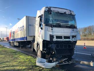 Ongeval met vrachtwagen op E19 zorgt voor 7 kilometer file: enkel rechterrijstrook nog versperd