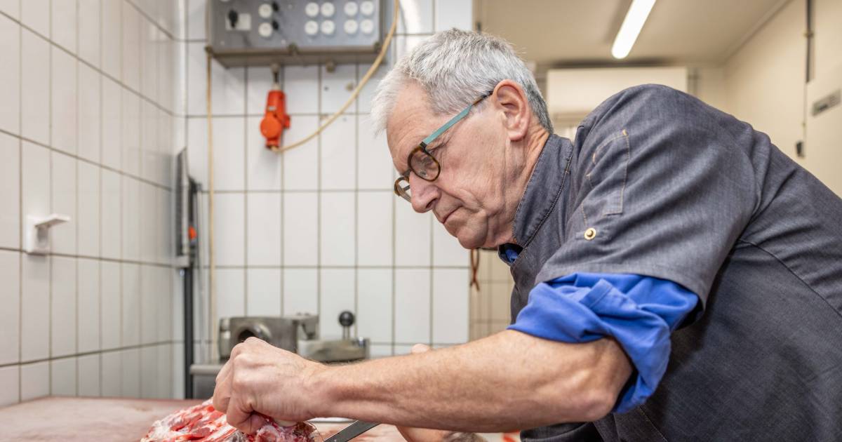 De laatste slager van Noord-Beveland verdwijnt: ‘Cor zijn generatie gaat er zo'n beetje van tussen’