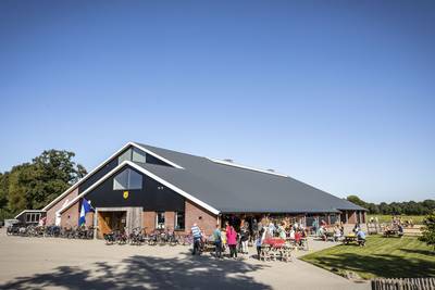 Clinics, Koekjes van Eigen Deeg en ‘paardje prik’ tijdens Open Manegedagen in Tilligte en Lattrop