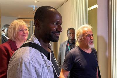 Amerikaanse hulpverlener en Franse journalist na jarenlange gijzeling in West-Afrika weer vrij