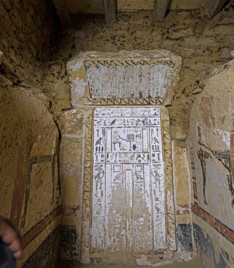 Une momie couverte d’or retrouvée près du Caire