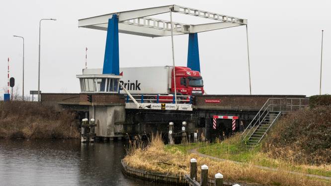 Nieuwe Demmeriksebrug moet ook beweegbaar zijn voor goede bereikbaarheid, roept De Ronde Venen op