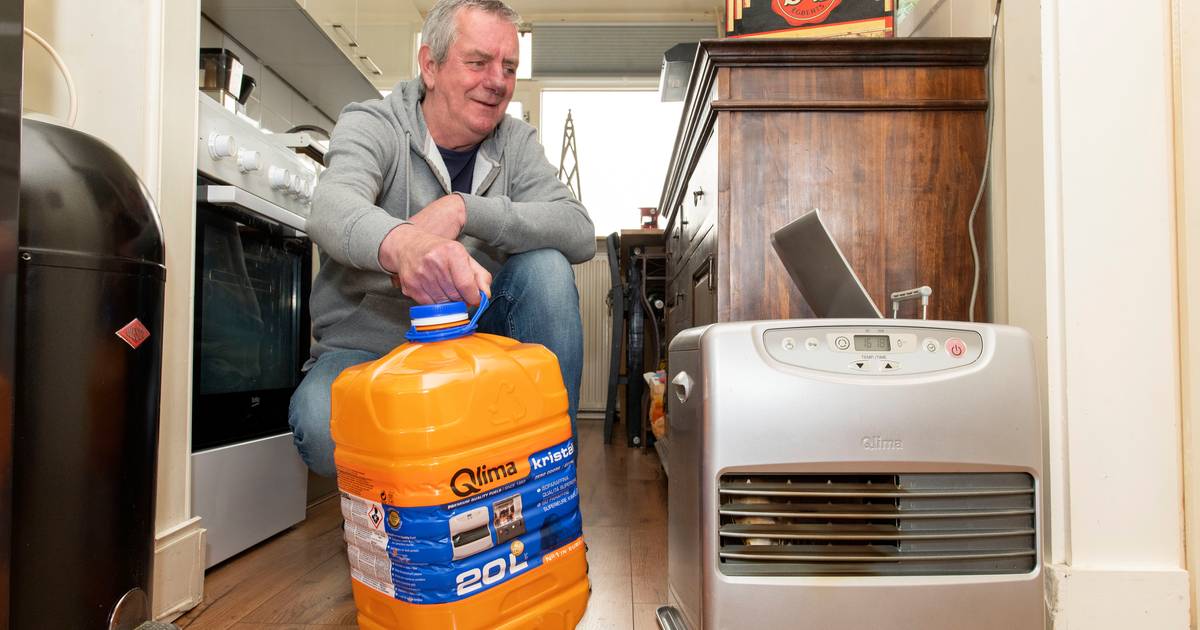 Bank Fractie Overvloed Ed verwarmt huis met pertroleumkachel: 'Ik krijg straks 800 euro terug van  mijn gasrekening' | Het beste van de Stentor | destentor.nl