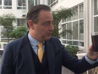 Bart De Wever heft het glas: “Ik wens iedereen een prachtige zomer toe”