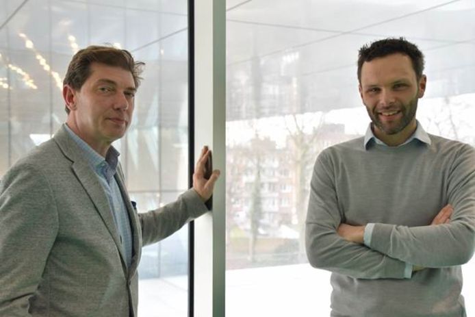 Jeroen Baert (N-VA) (links), burgemeester van Boom, en Jurgen Callaerts (N-VA), burgemeester van Rumst.