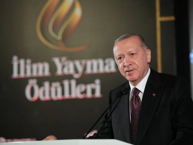 Turkse nationale munt lira in vrije val, Erdogan: "Ik zal als moslim blijven doen wat nodig is volgens de Islam”