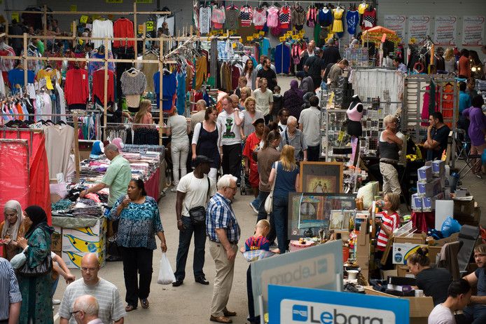 De eerste dag van de Utrechtse Bazaar, eind 2012, op de nieuwe locatie aan de Groenewoudsedijk in Papendorp