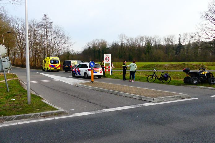De bestuurder is met hoofdletsel overgebracht naar het ziekenhuis